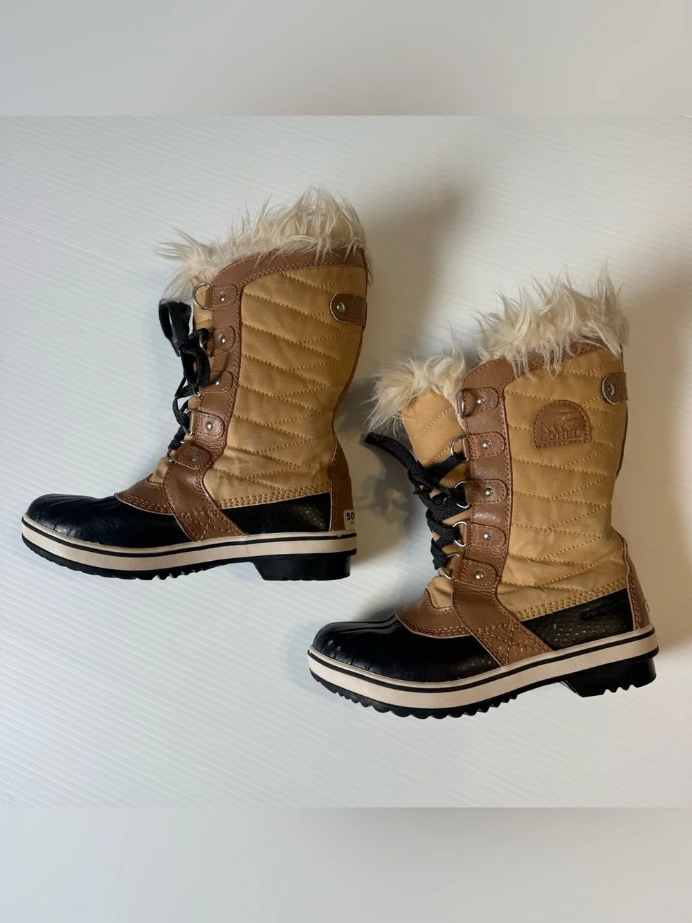 Sorel Tofino II Waterproof Faux Fur Snow Boots Tan Black Winter Women’s Size 4